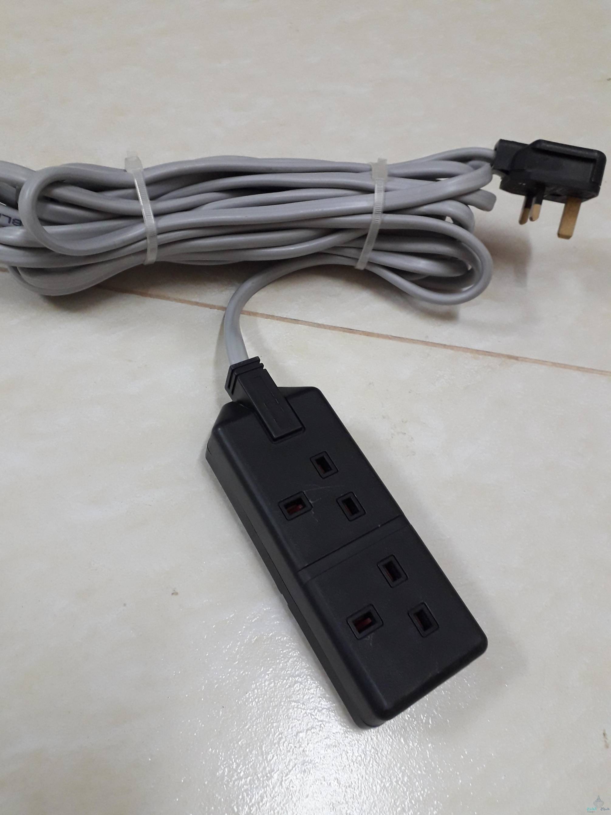 توصيلات USB و كهرباء 