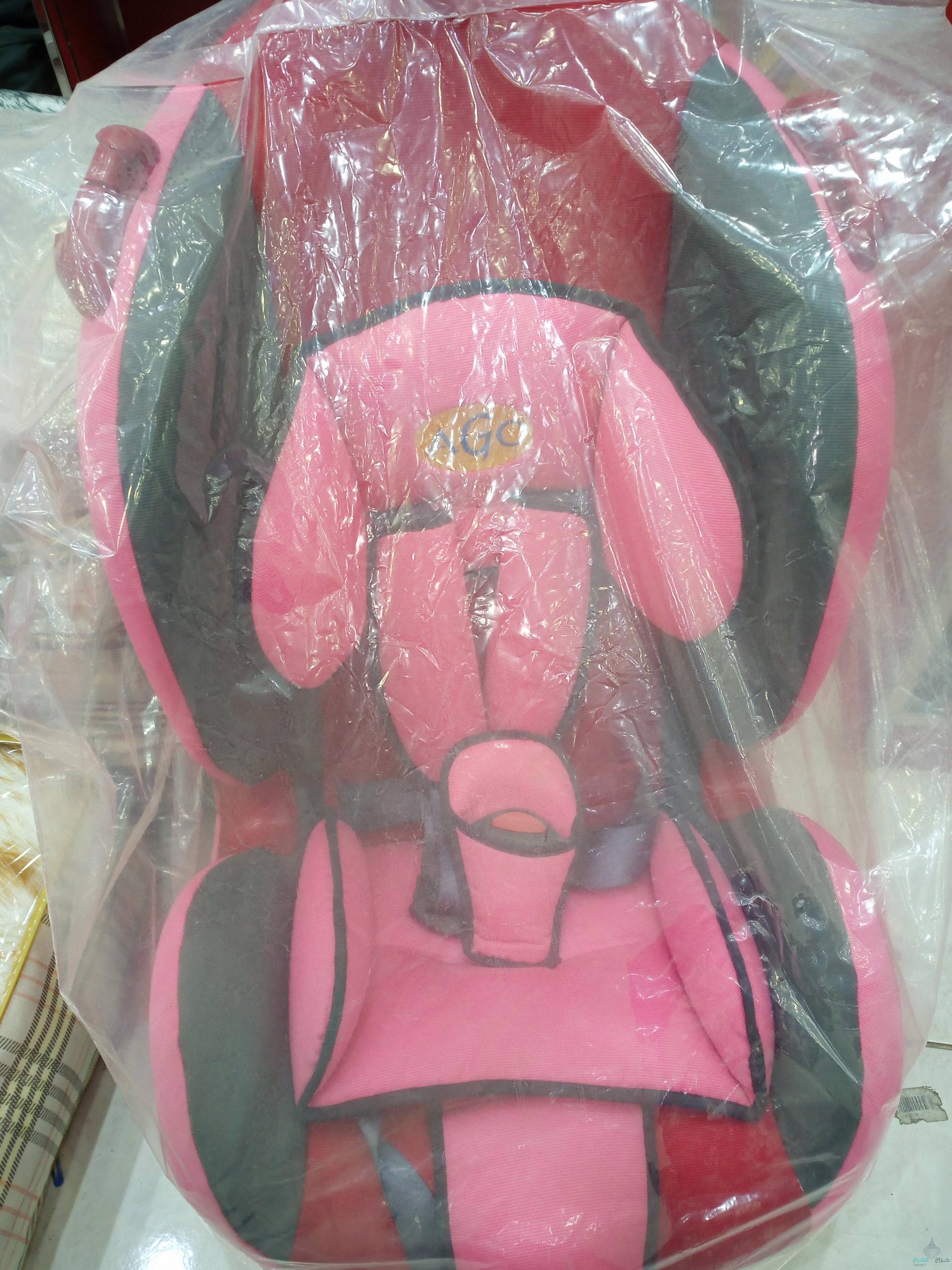كرسي سيارة للأطفال 