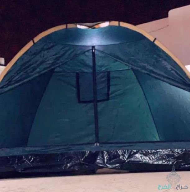 خيمة للرحلات