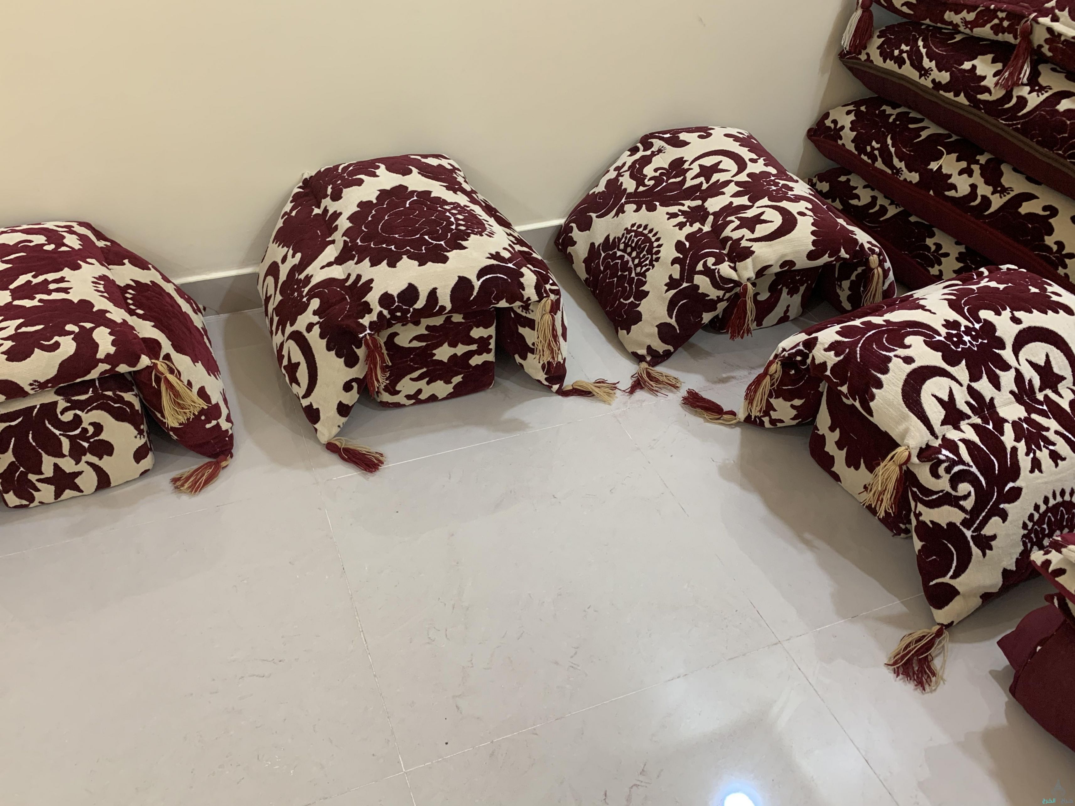 للبيع اثاث مجلس تراث شعبي