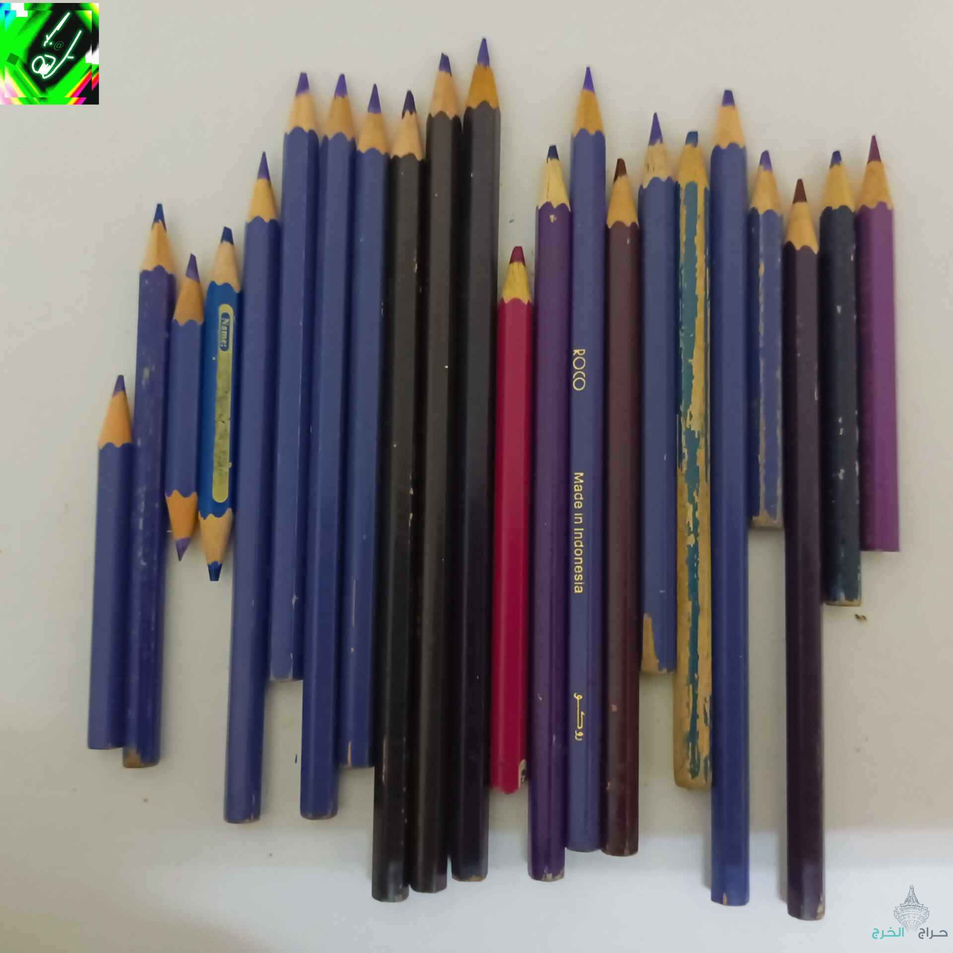 قلم وألوان خشبية وشمعية Pen, coloured pencils, oil pastels 