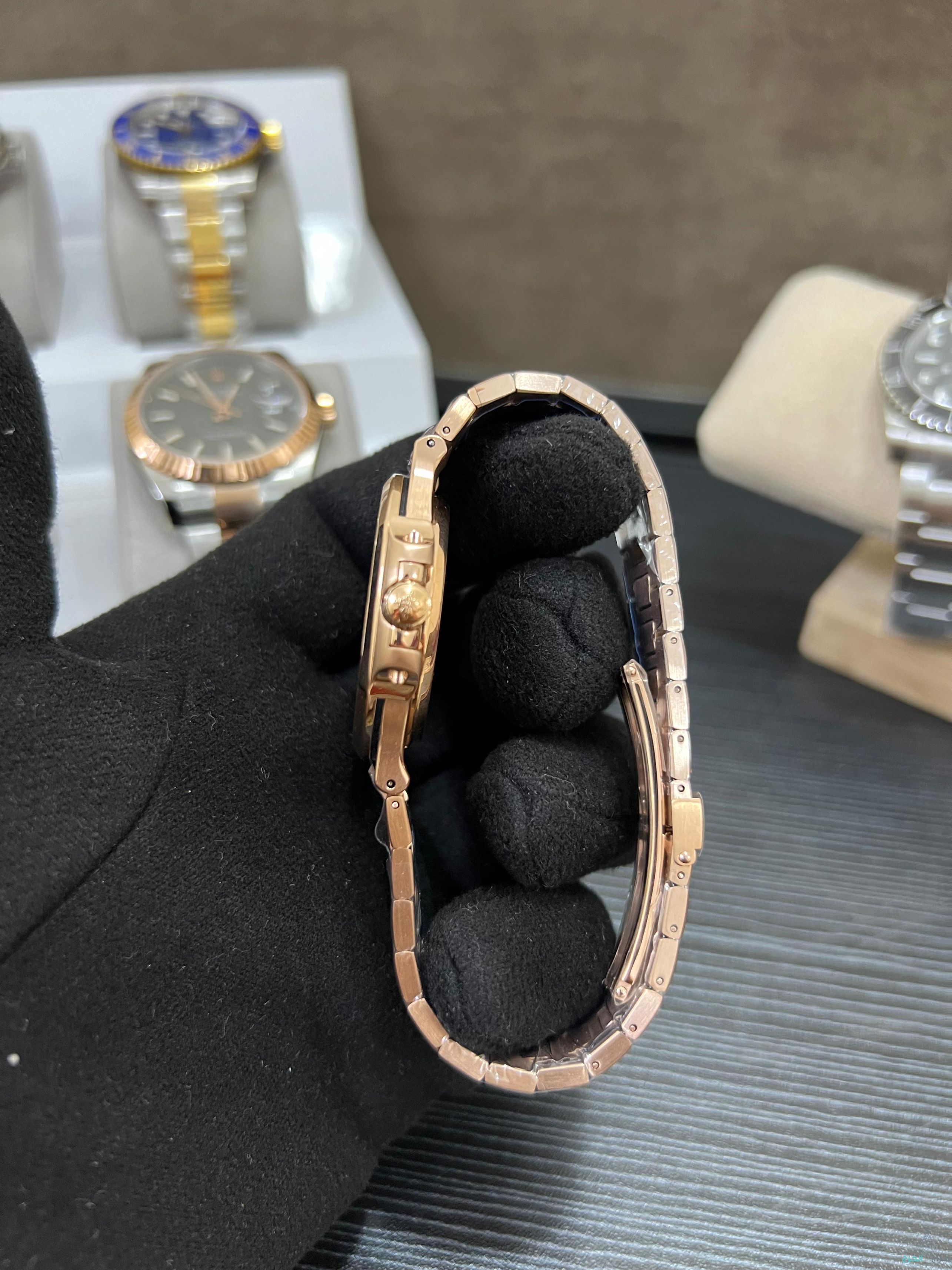 ساعات باتك فليب سويسرية