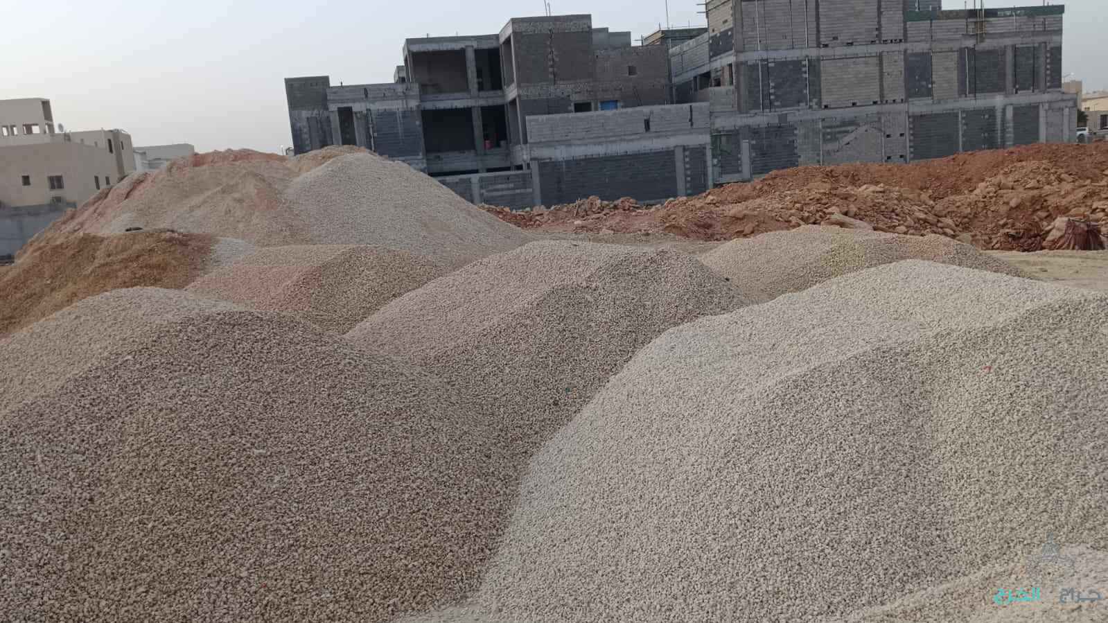 دفان صبيز دفان غربال رمل لياسه رمل بناء رمل احمر بحص زيرو