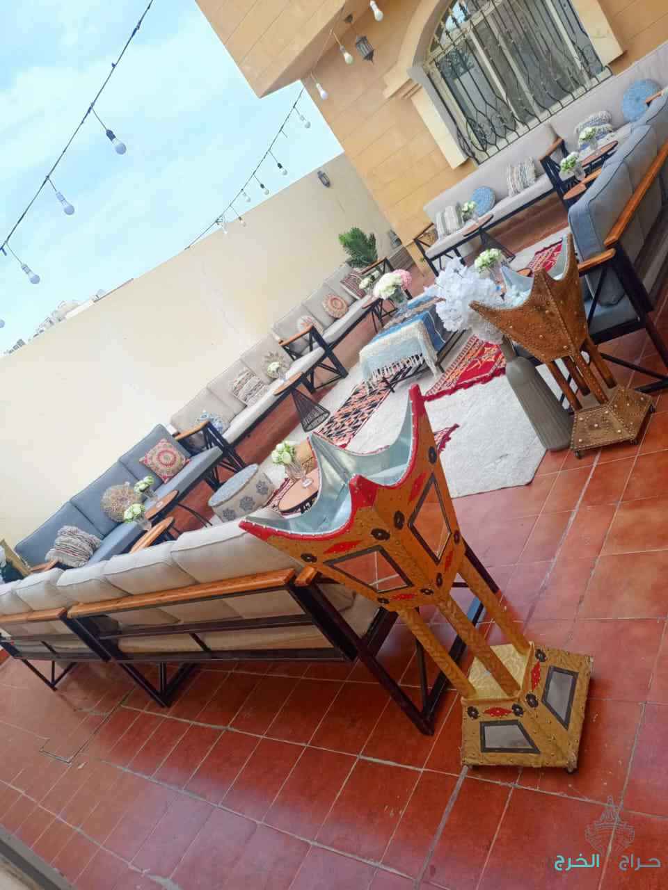 للتاجير الحفلات والمناسبه تاجل جلسات شعبيه كراسي وطاولات طعام تاجير فرشات ملكي