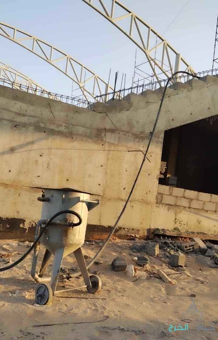 تخشين الخرسانة بل رمل وتنظيف الحجر