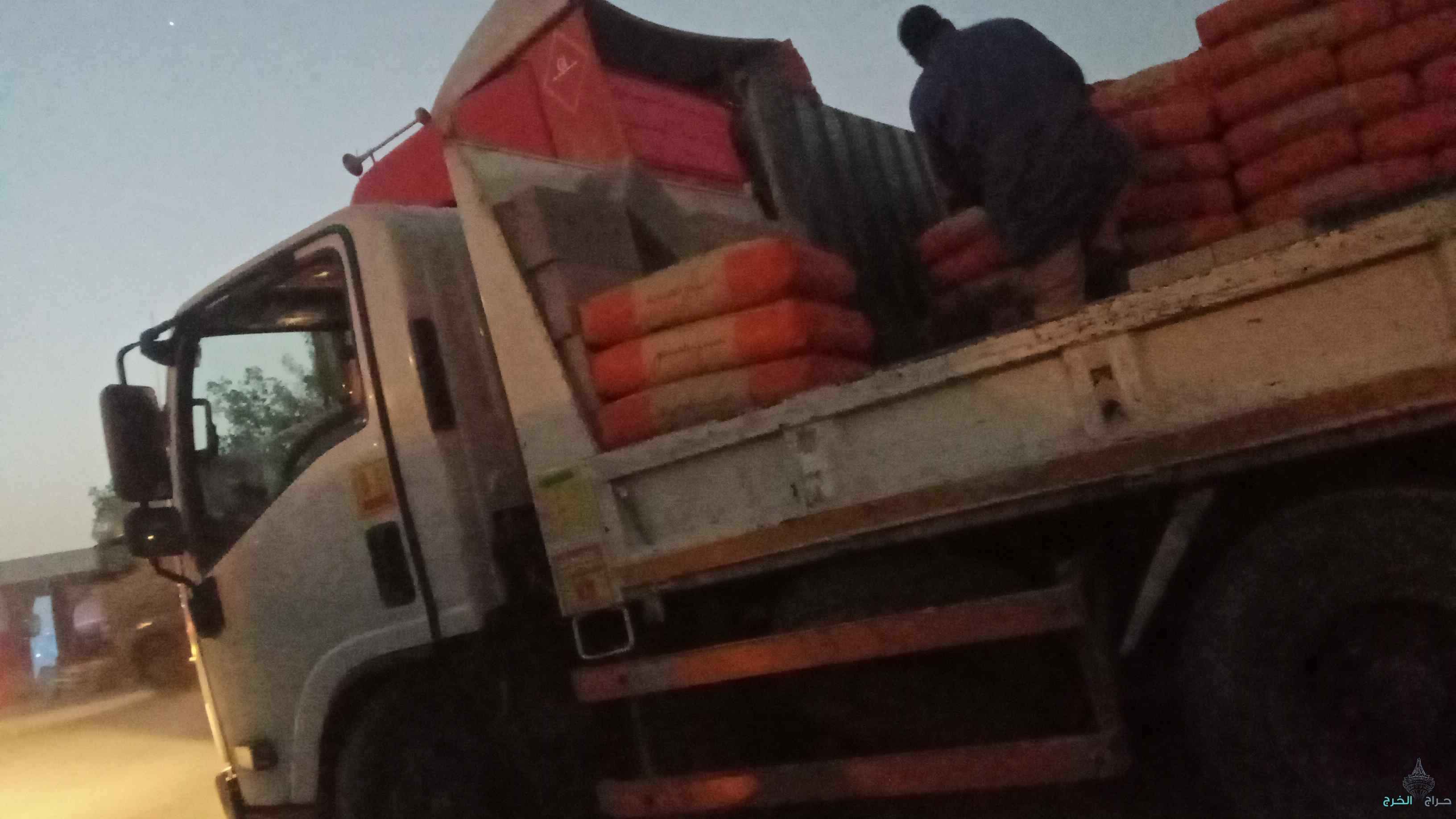 مبسط لتوصيل مواد البناء بانواعه