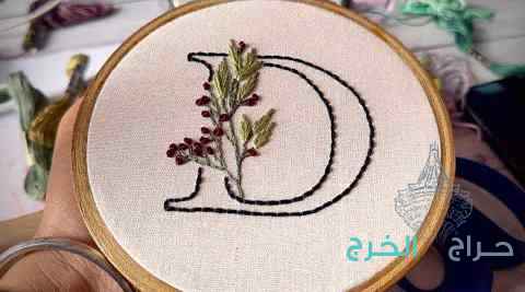 لوحة فنية من التطريز اليدوي