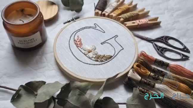 لوحة فنية من التطريز اليدوي