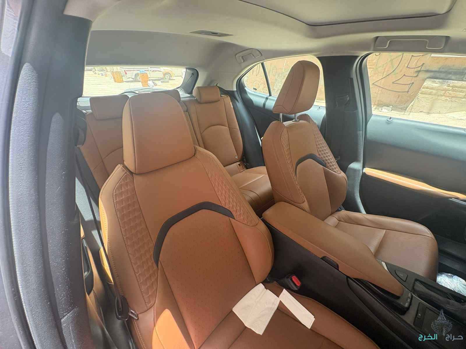للبيع لكزس UX200