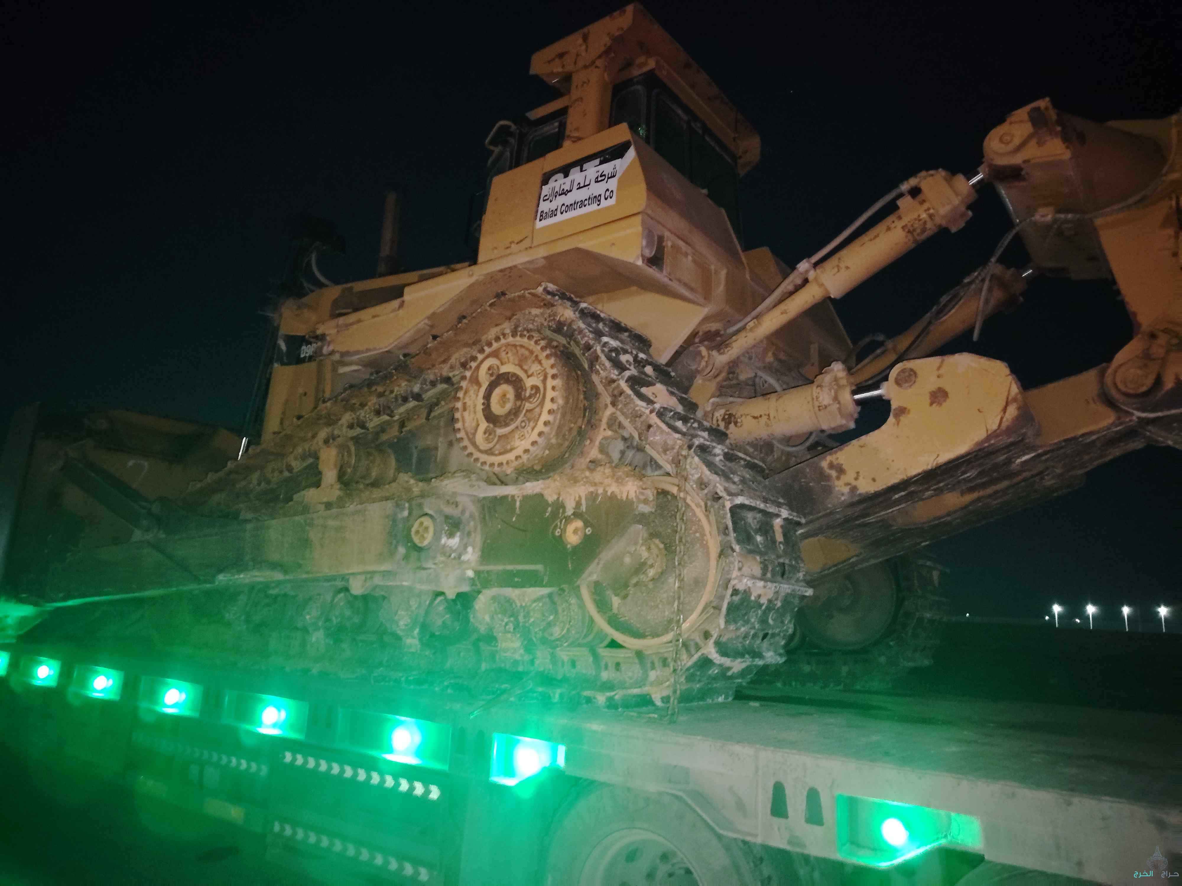 سائق بلدوزر يبحث عن عمل رقم التواصل 0554844979 