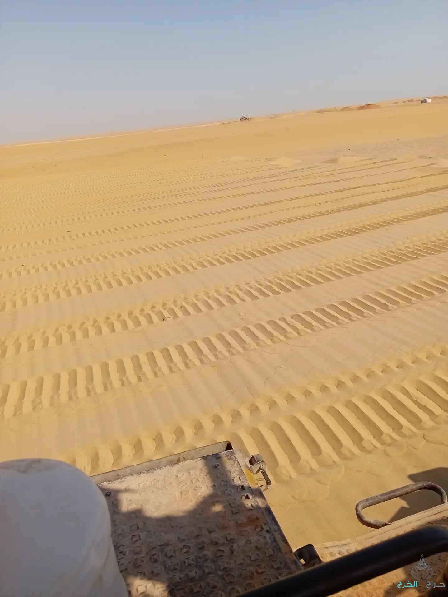 سائق بلدوزر يبحث عن عمل رقم التواصل 0554844979 