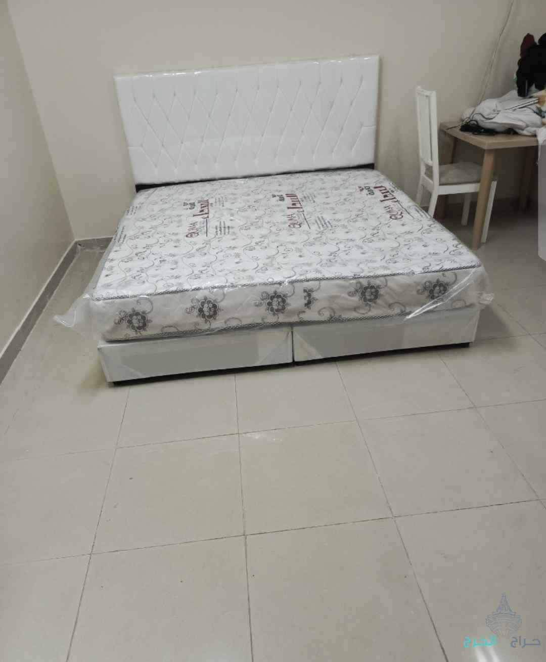 سرير مع مرتبه +توصيل  ?