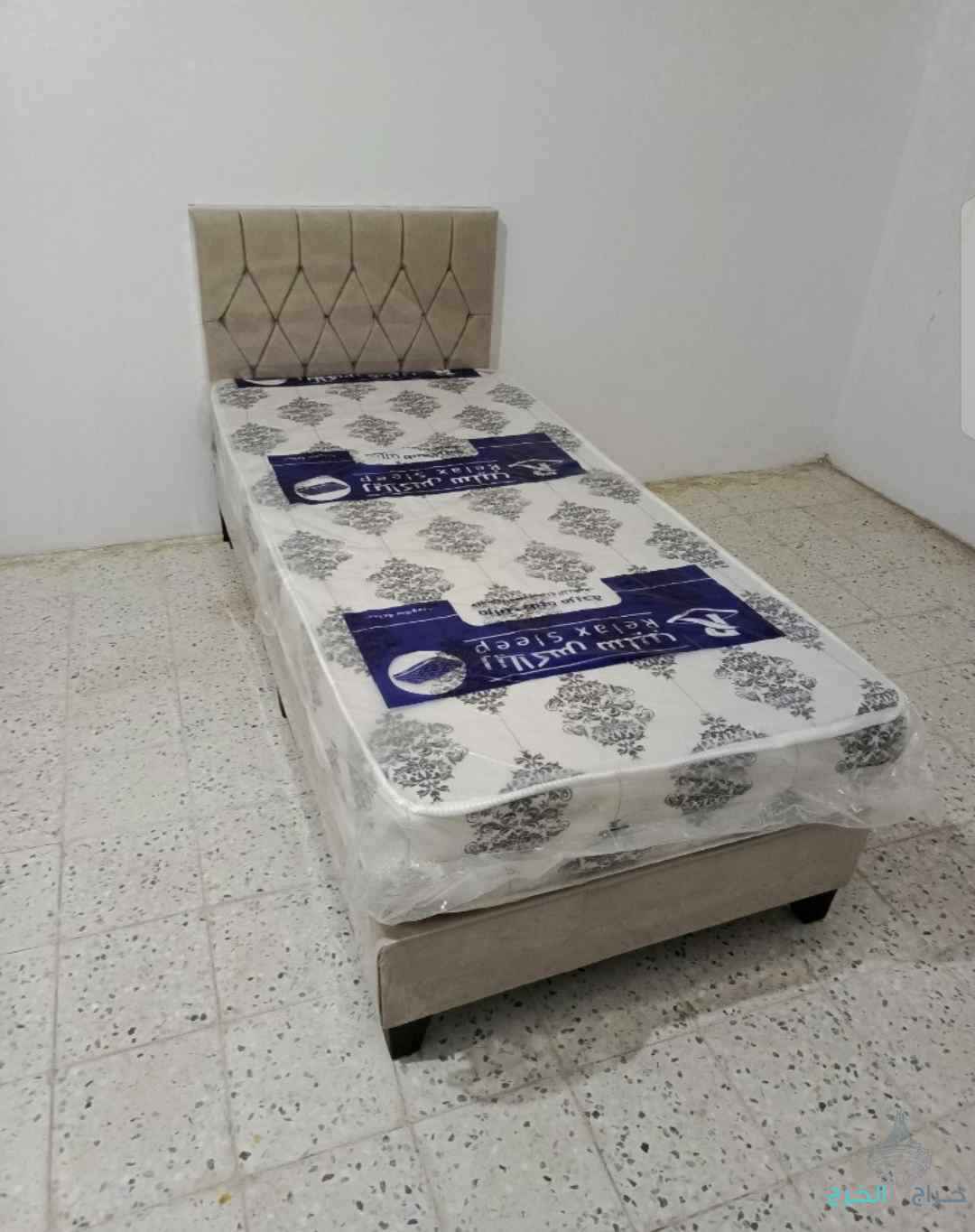 سرير مع مرتبه +توصيل  ?