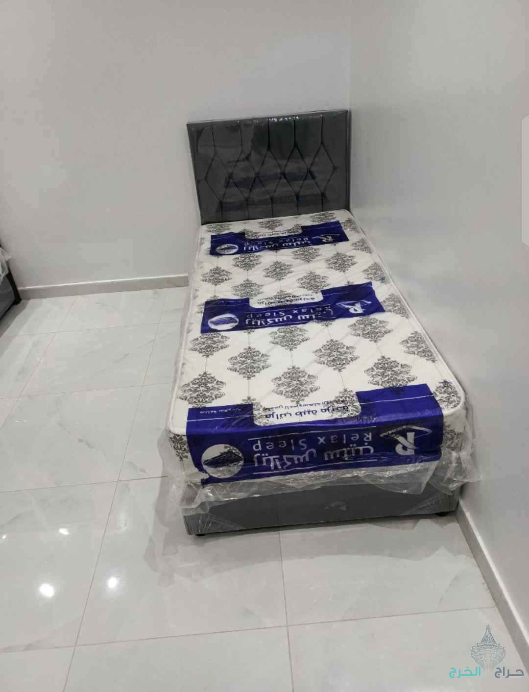 سرير مع مرتبه +توصيل  ?