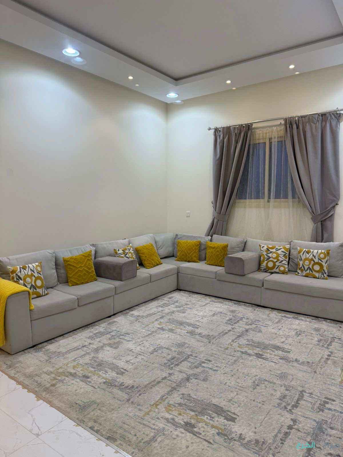كنب + فرشة +ستارة