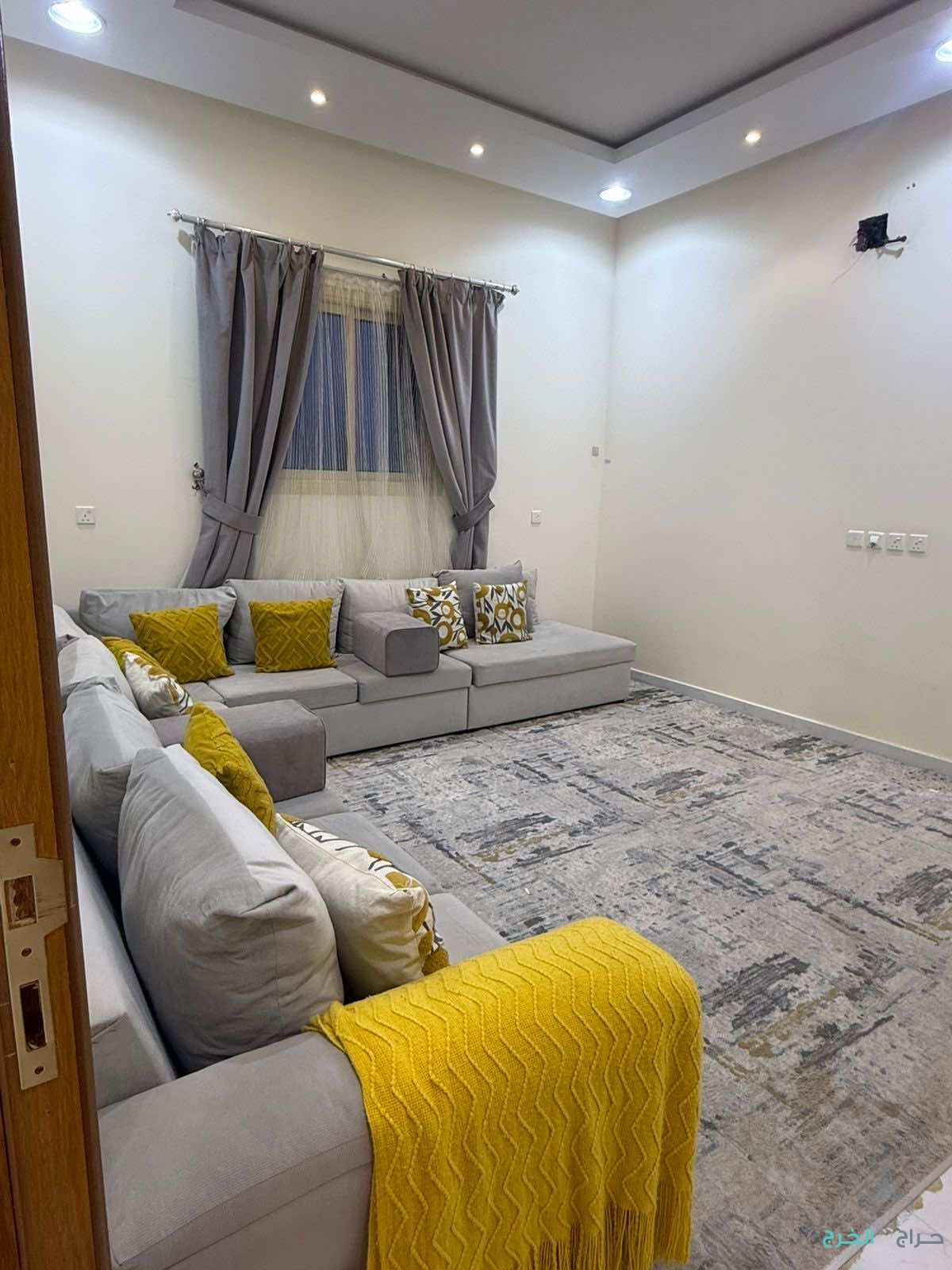 كنب + فرشة +ستارة