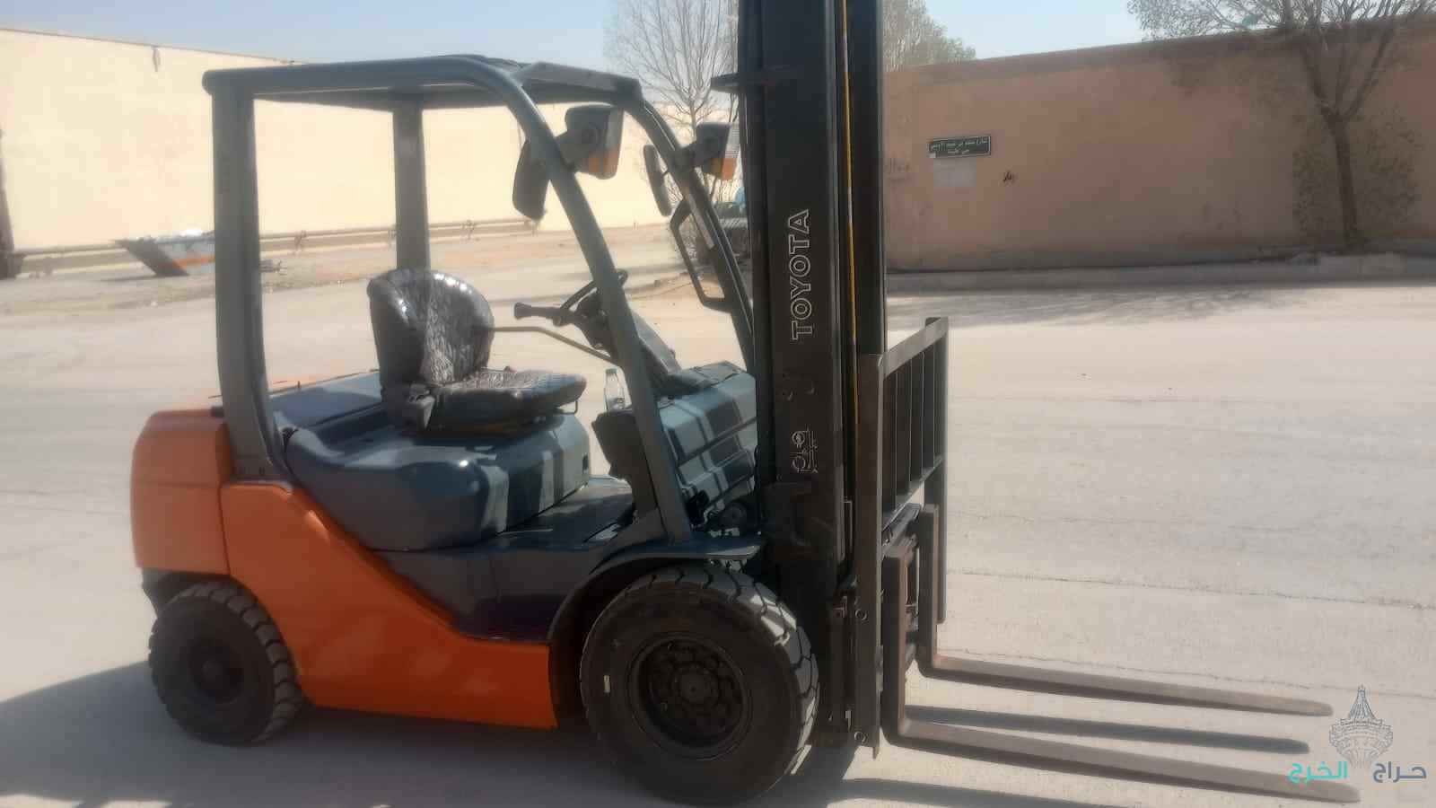 تأجير رافعات شوكيه كرينات تليهندر تورلايت سيزر لفت مان لفت موديلات جديده ضمان جوده اتقان في العمل 