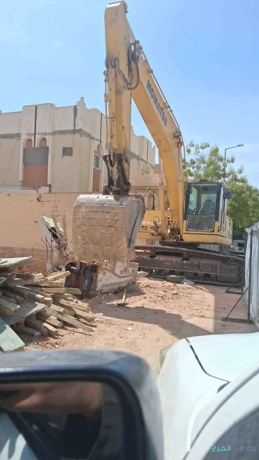 تأجير رافعات شوكيه كرينات تليهندر تورلايت سيزر لفت مان لفت موديلات جديده ضمان جوده اتقان في العمل 