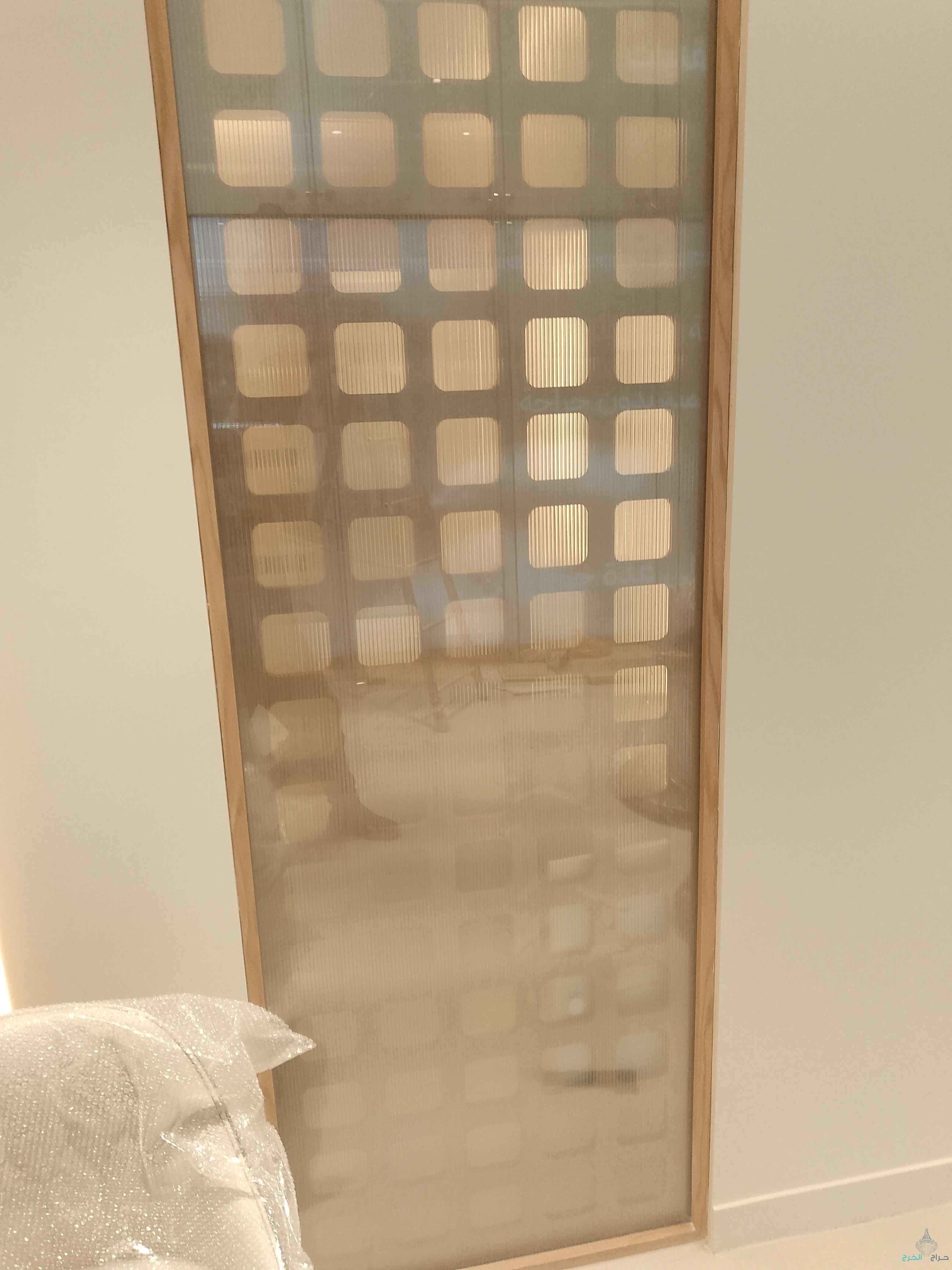 زجاج سكريت 