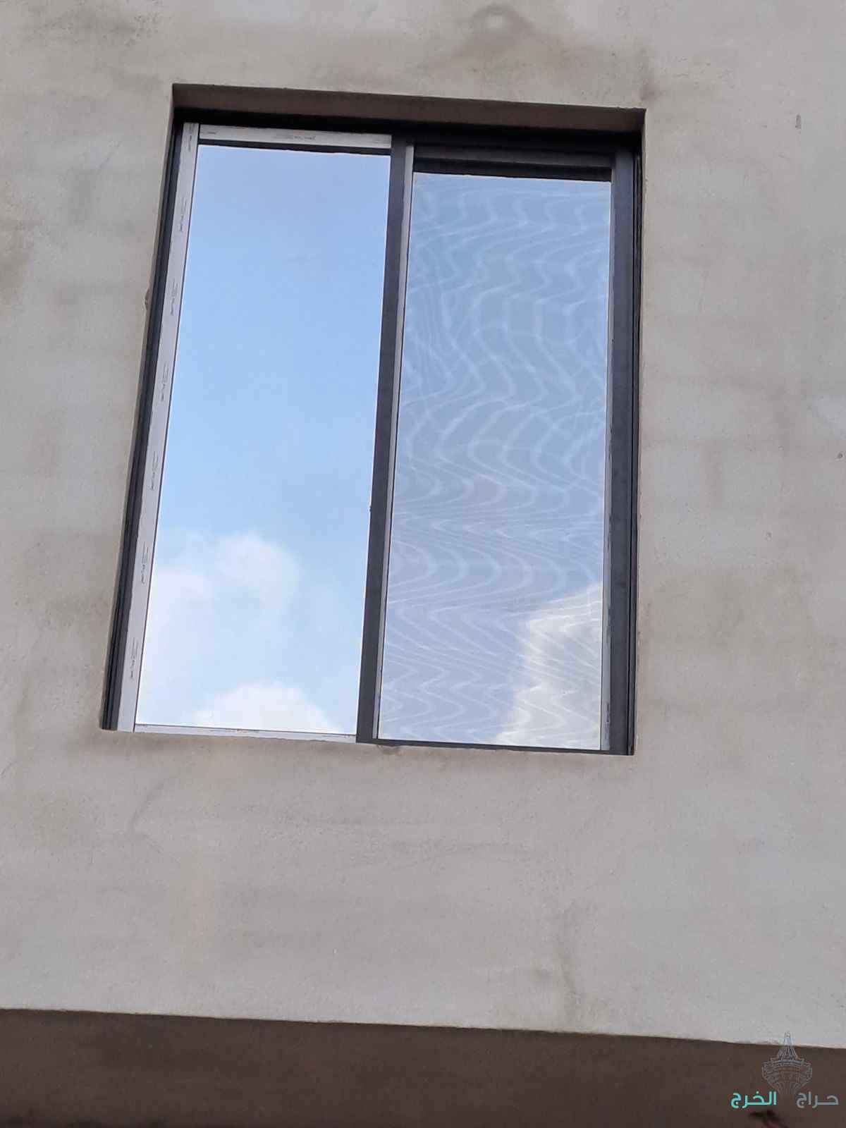 زجاج سكريت
