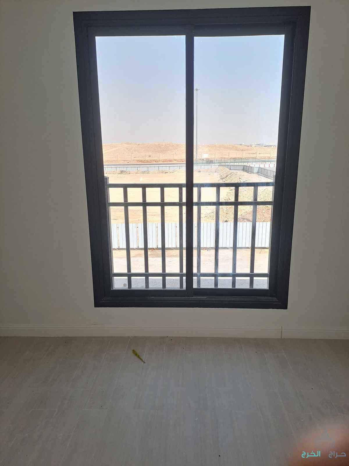 زجاج سكريت