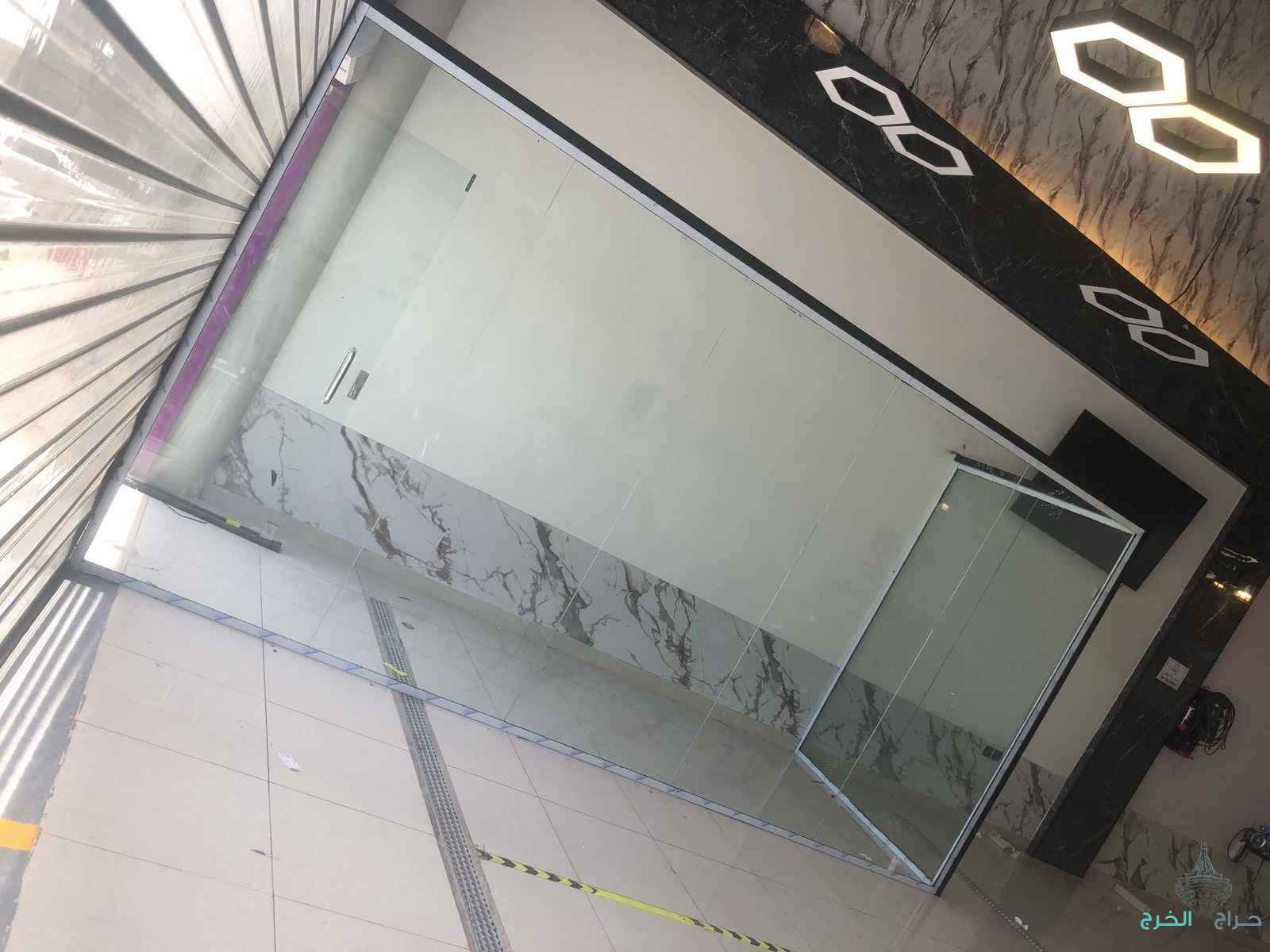 زجاج سكريت واجهات مكاتب شور دربزين استركشر المنيوم فك تركيب صيانه ابواب سحاب