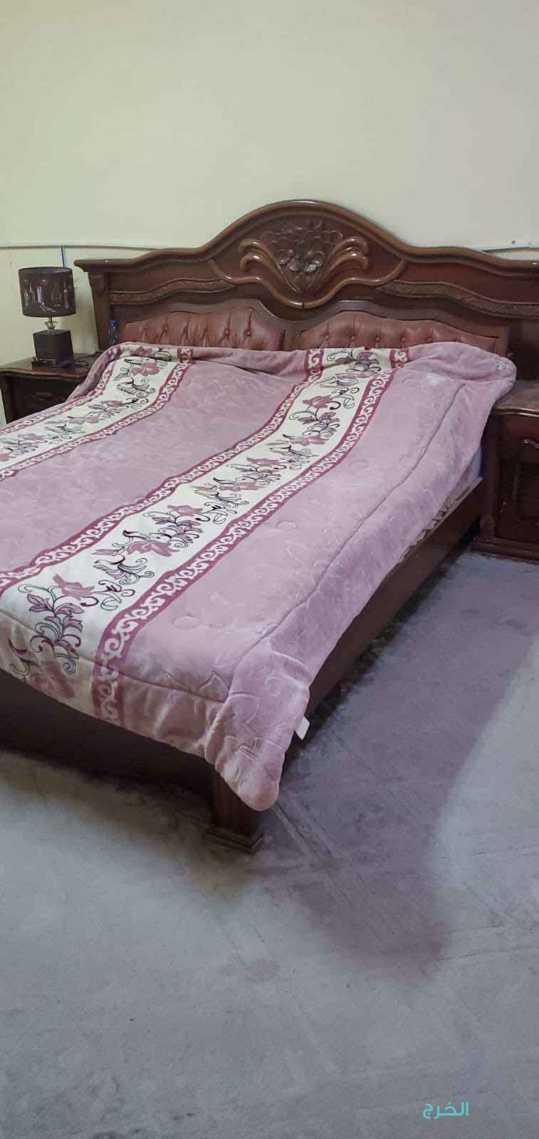 غرفة نووم بحاله جيده جداً 