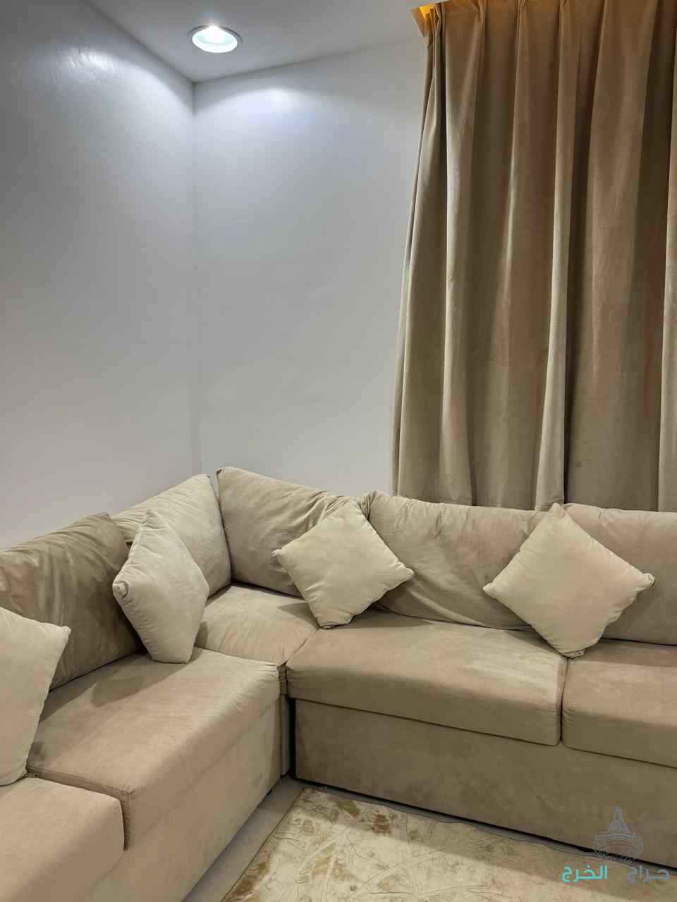 كنب شبه جديد للبيع 