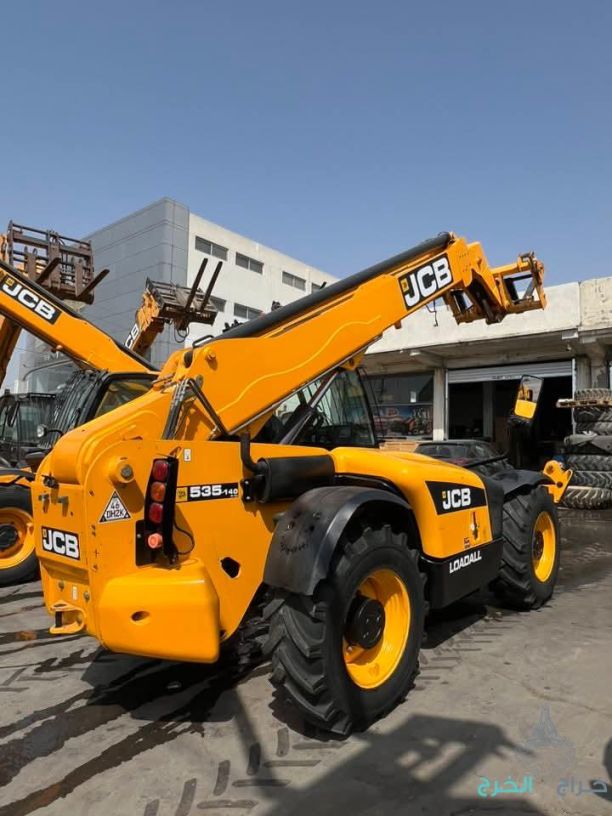 جي سي بي رافعة شوكية تليهندر تلسكوبية حفار كتر لودر للايجار يومي شهري عقود شركات سيزرلفت مانلفت تاولايت 