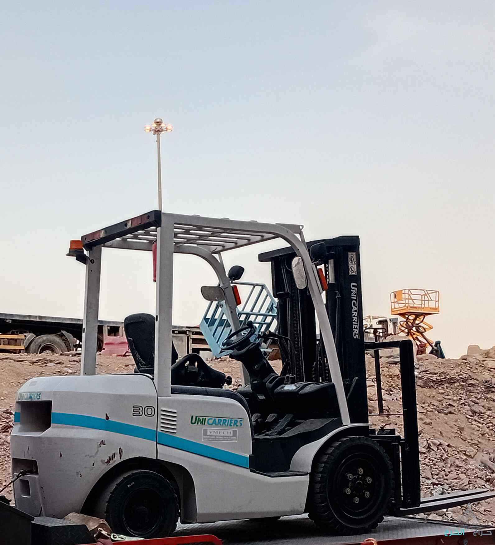 إيجارات رافعه شوكيه الخرج 