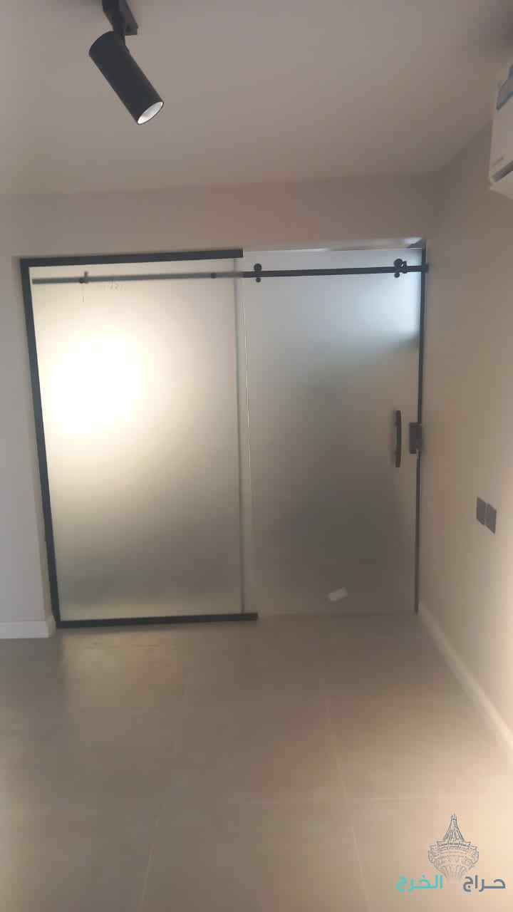 زجاج سكريت 