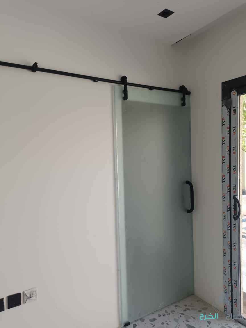 زجاج سكريت 