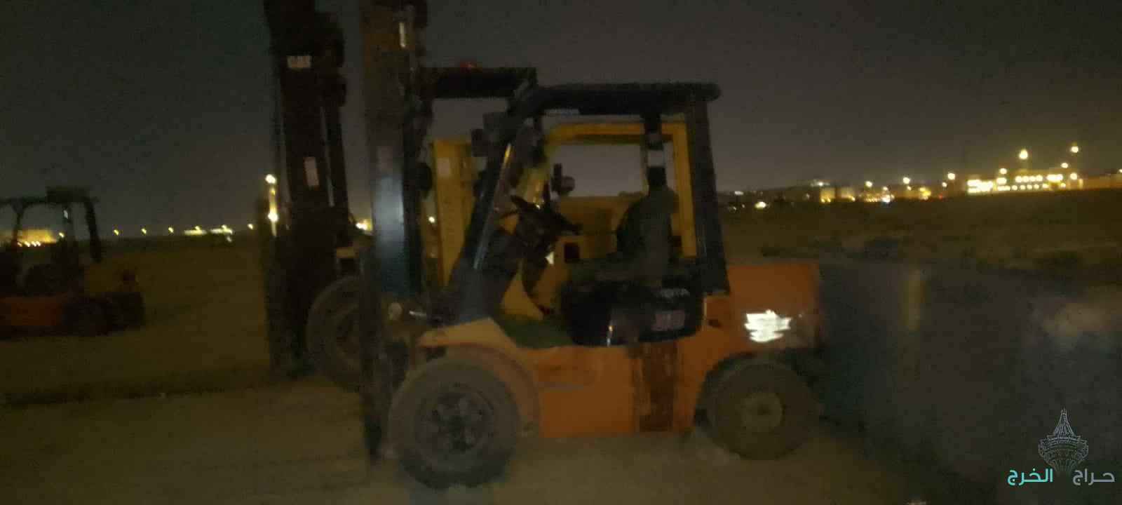 رافعات شوكيه للإيجار اليومي والشهري