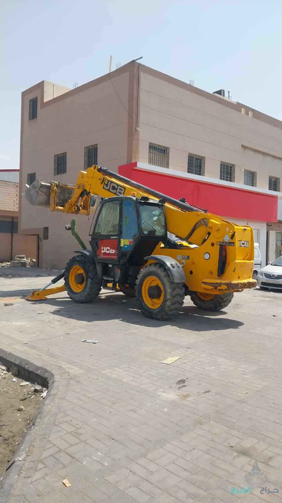 رافعات شوكيه للإيجار اليومي والشهري