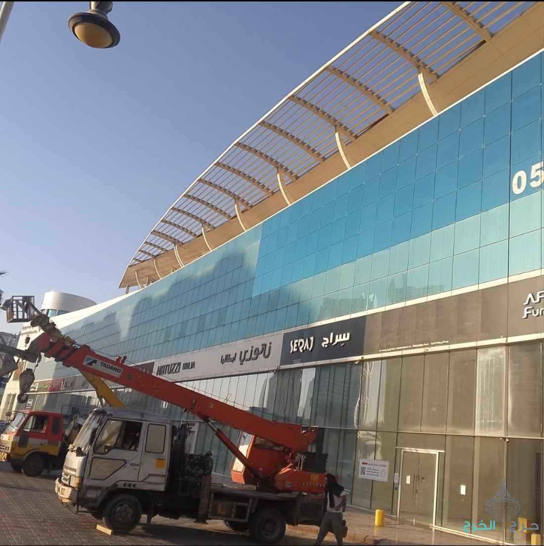 تنظيف واجهات زجاجيه مع الكلادنك