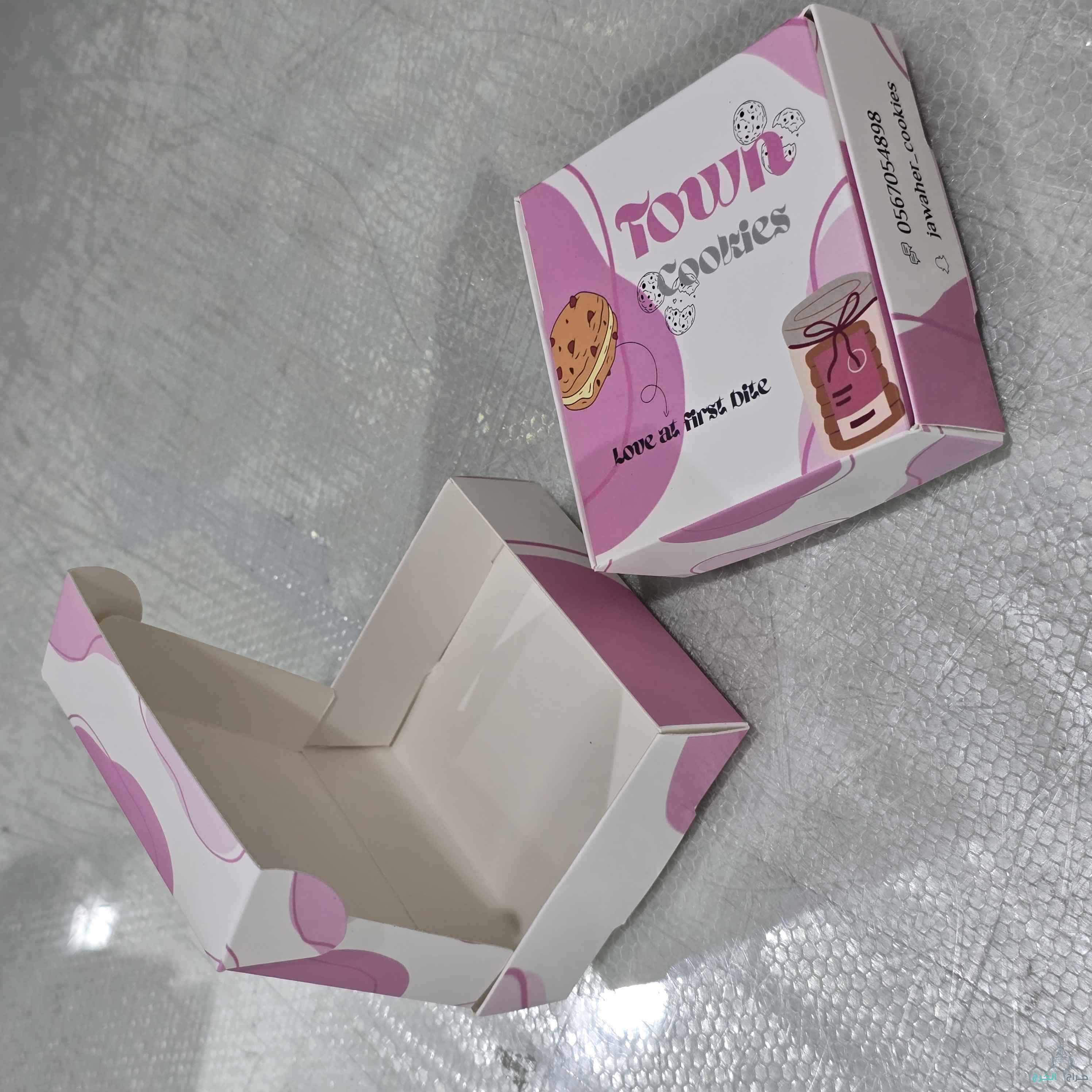 علب كرتون فاخرة  UNIQUE لتغليف الكوكيز والحلويات