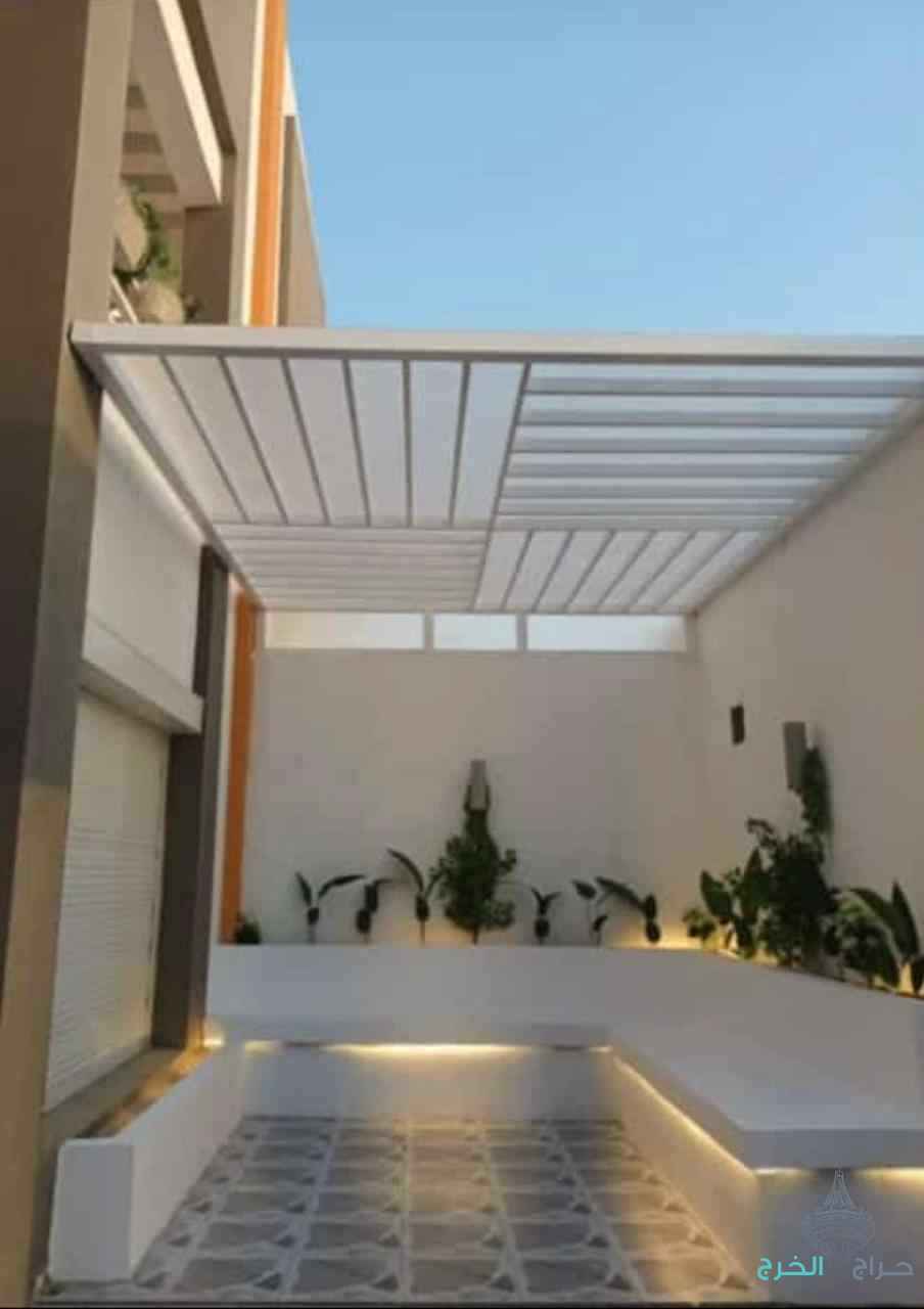 مظلات وسواتر 