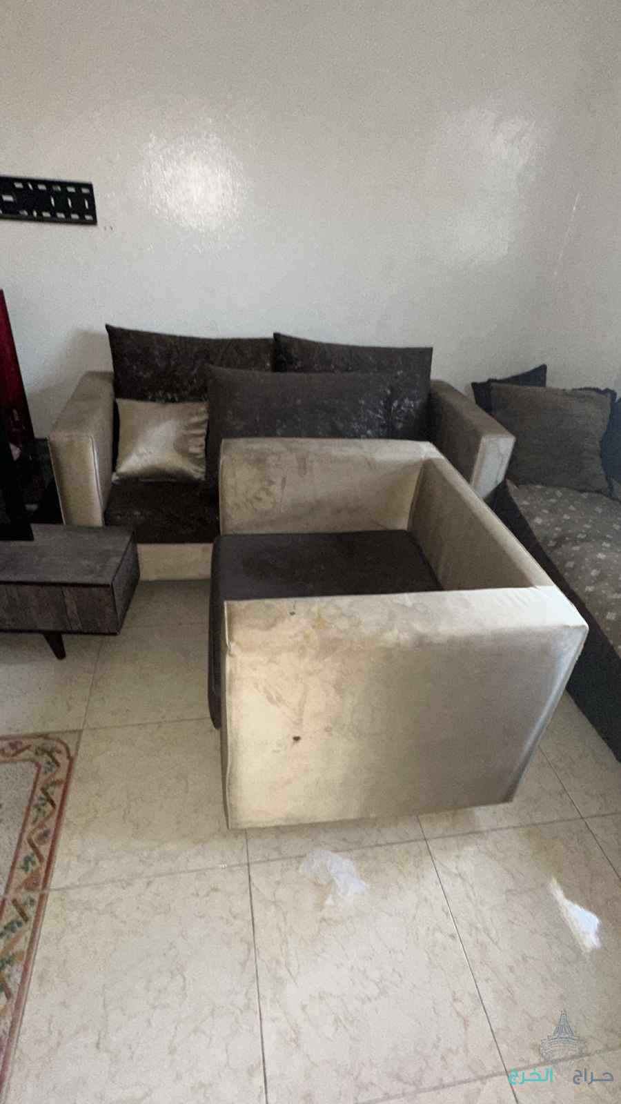 التخلص من الاثاث القديم