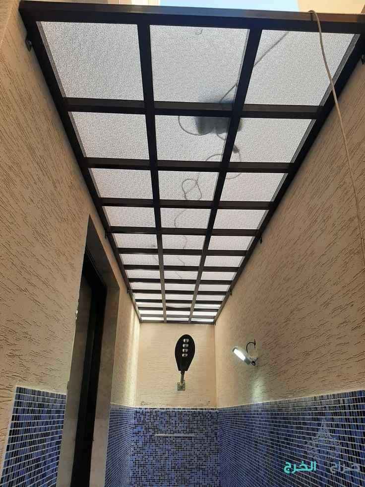 مضلات داخلية جلسات مواقف سيارات خارجية 