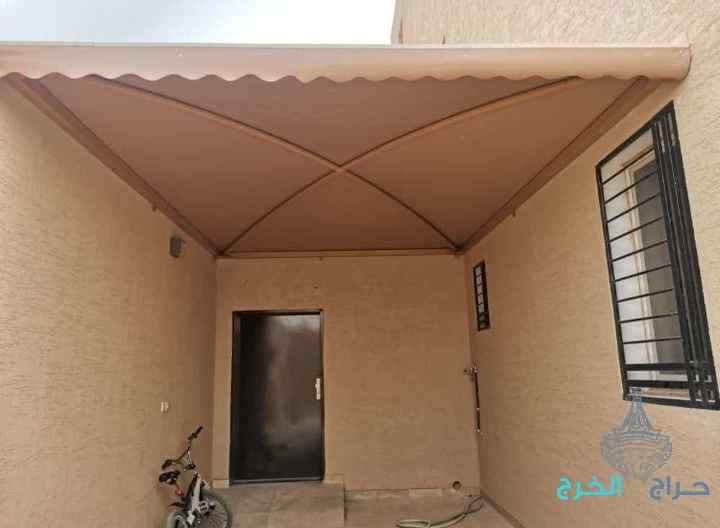 مضلات داخلية جلسات مواقف سيارات خارجية 