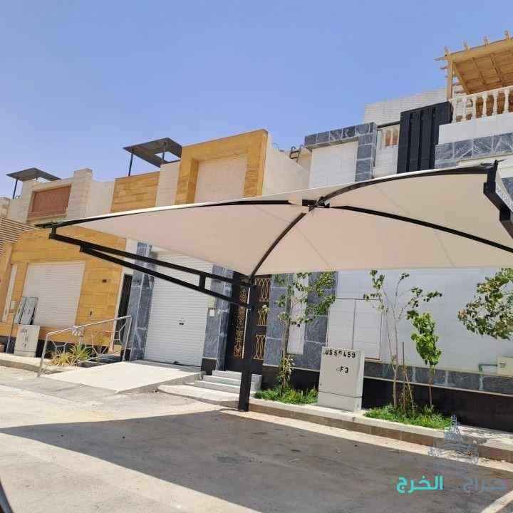 مضلات داخلية جلسات مواقف سيارات خارجية 