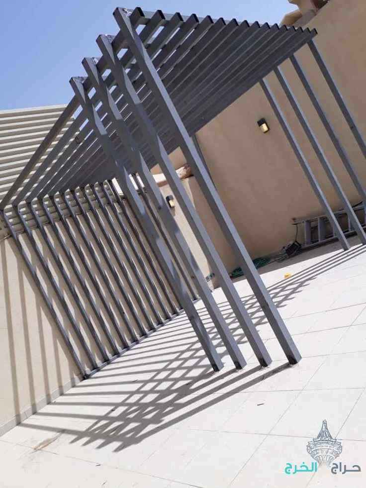 مضلات داخلية جلسات مواقف سيارات خارجية 