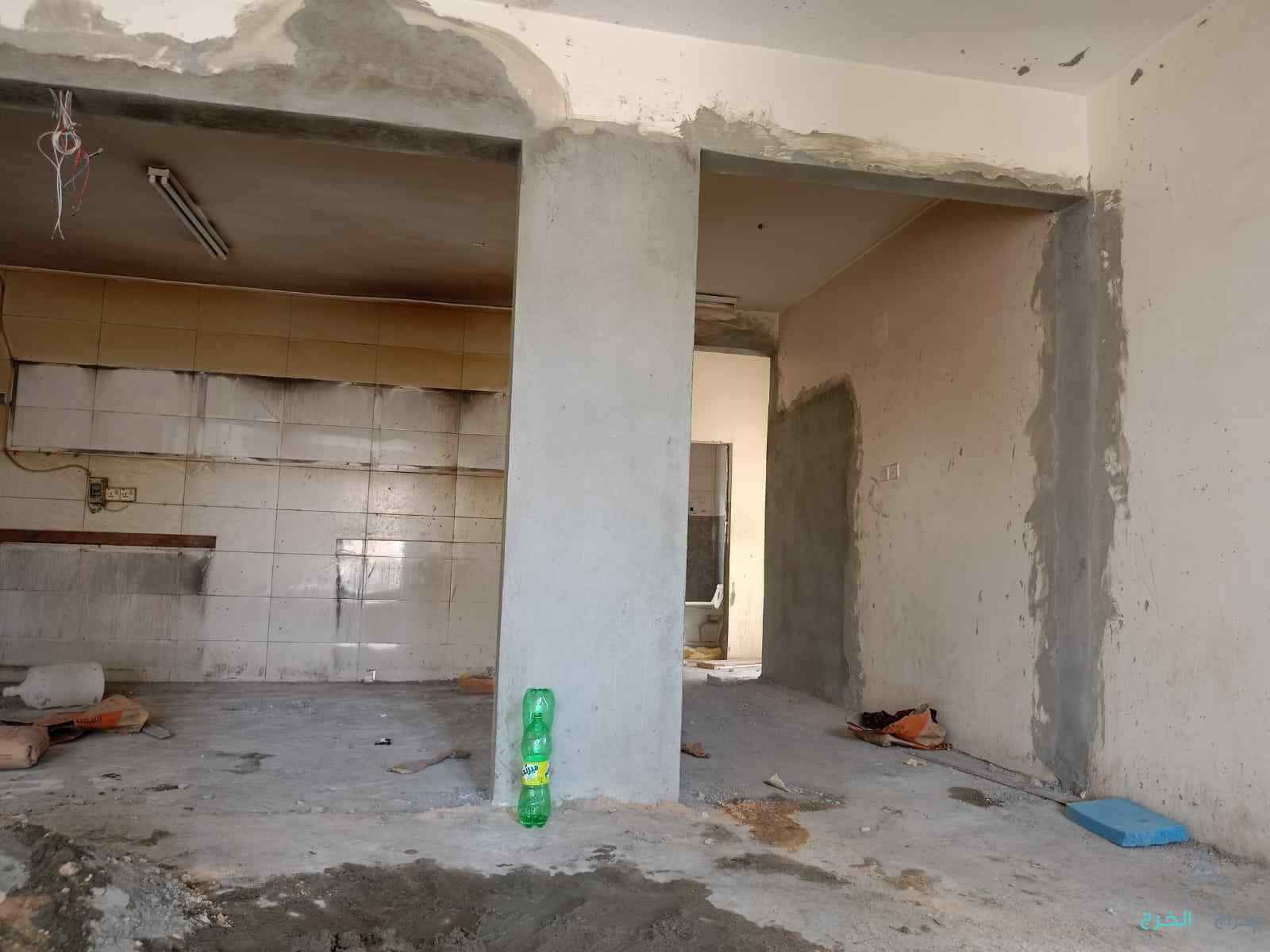 تكسير جدران 