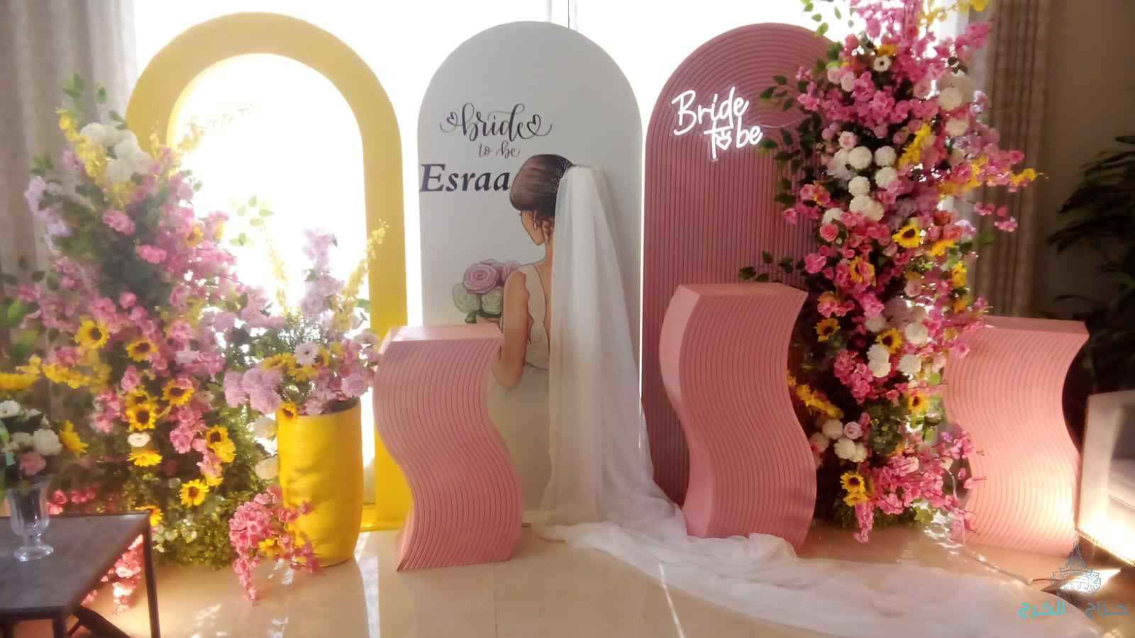 حفلات مناسبات تاجير كراسي وطاولات طعام خشب و قزاز وفرشات ملكي تاجير جلسات شعبيه جلسات مغربي 