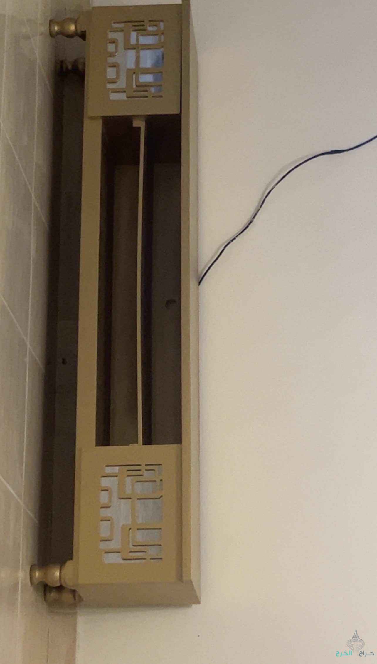 كنب نظيف يكفي تقريباً 12 شخص +طاولة 4طاولات خدمة + طاولة التلفزيون بسعر 1600