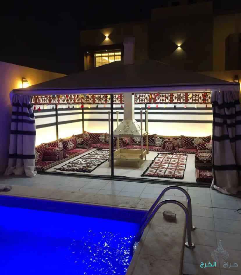 بيت شعر ملكي ثابت