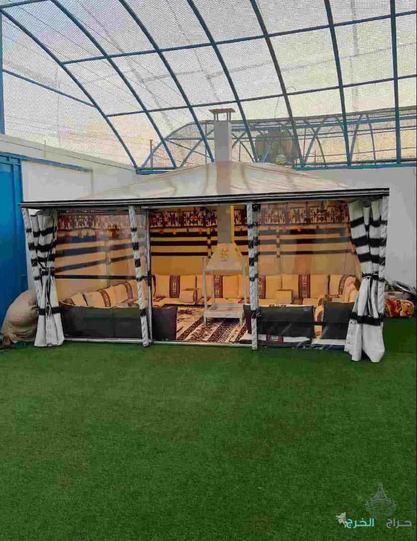 بيت شعر ملكي ثابت