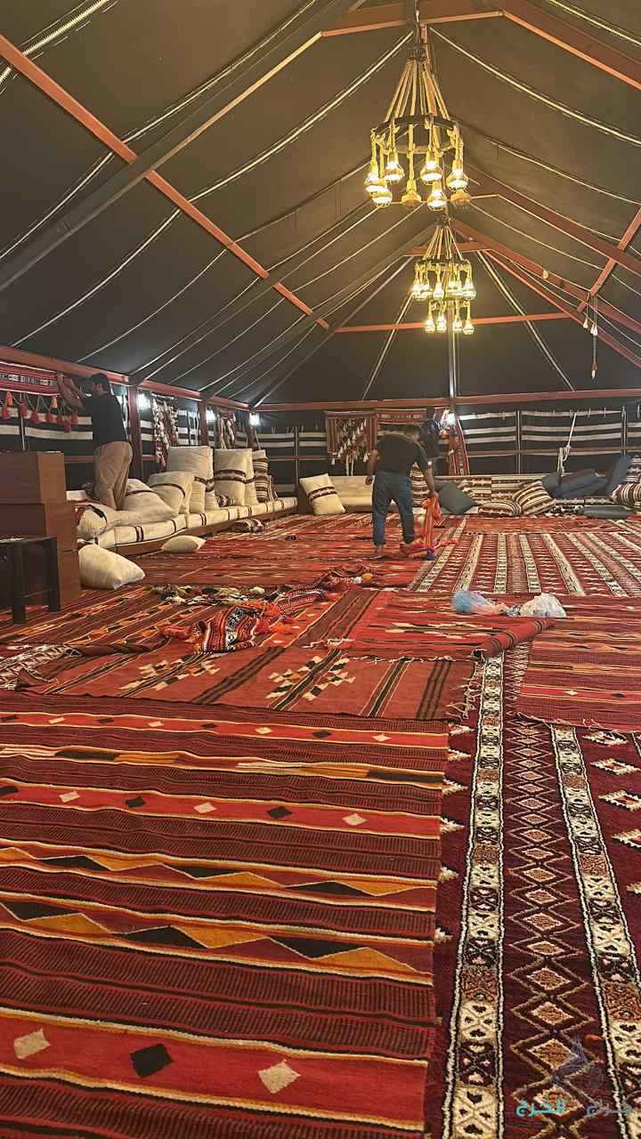 متخصص في الخيم الثابت ومركب خيم البر