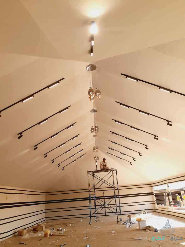 متخصص في الخيم الثابت ومركب خيم البر