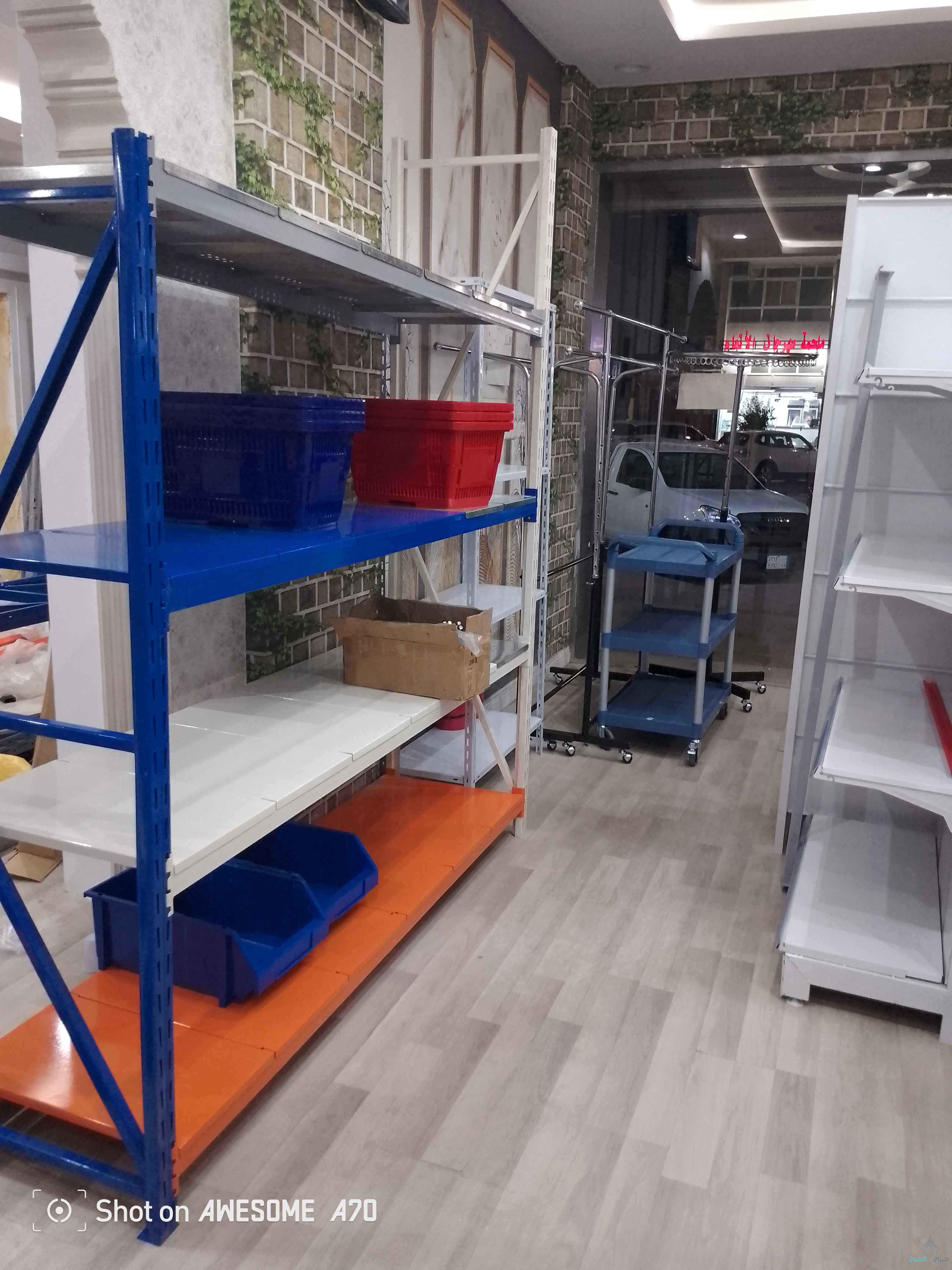 رفوف مستودعات